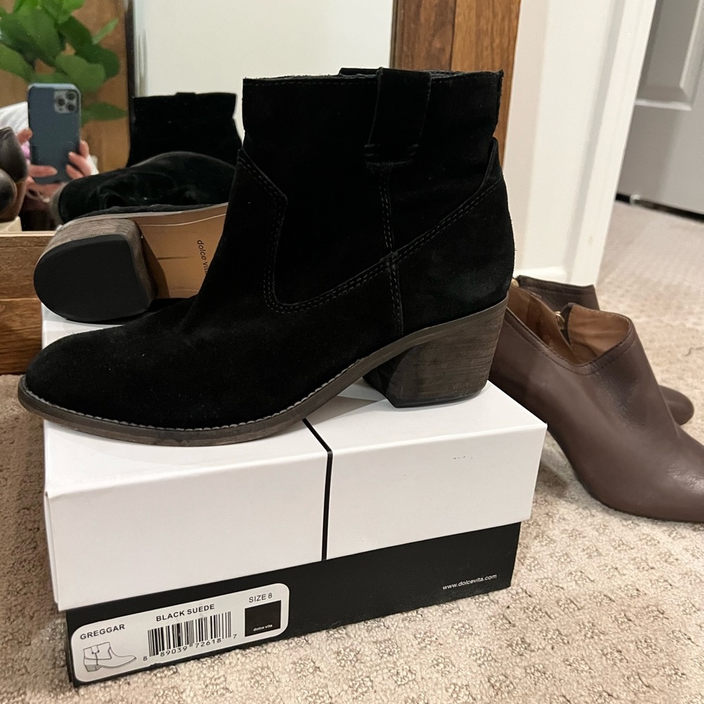 Dolce Vita Chelsea Boot Suede